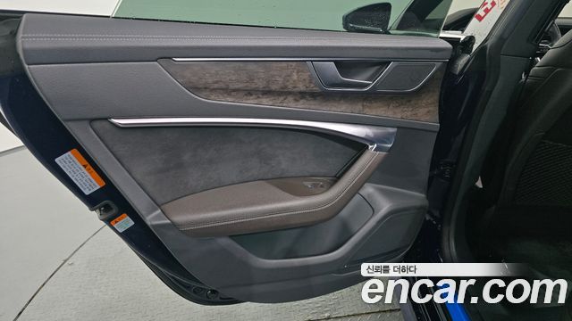 Audi A7 2020 — photo 15