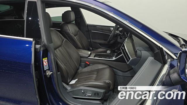Audi A7 2020 — photo 16