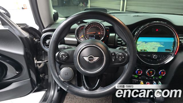 Mini Cooper 2016 — photo 12