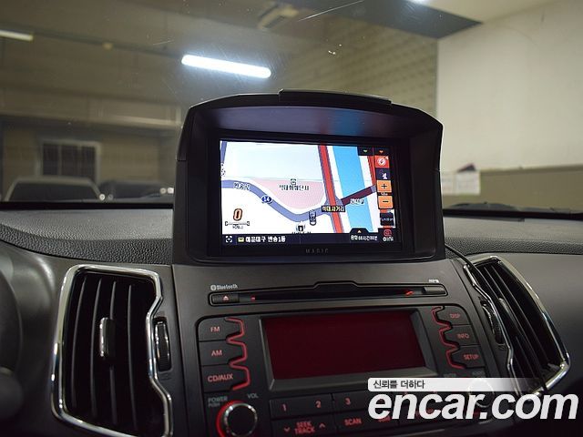 Kia Sportage 2011 — photo 14