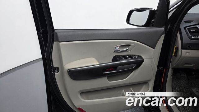 Kia Canival 2016 — photo 15