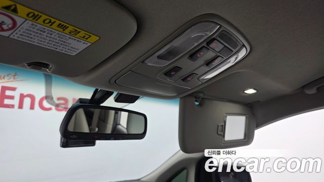 Kia Canival 2016 — photo 31