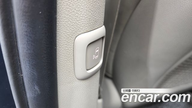 Kia Canival 2016 — photo 35
