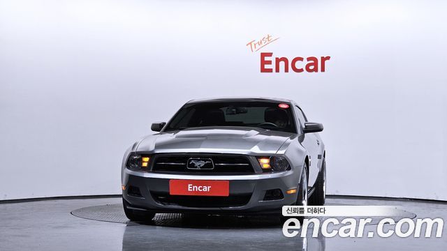 Ford Mustang 2010 — photo 3