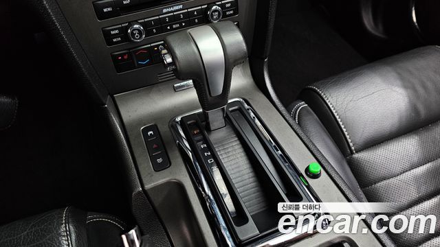Ford Mustang 2010 — photo 9