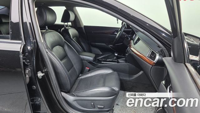 Kia K7 2017 — photo 11