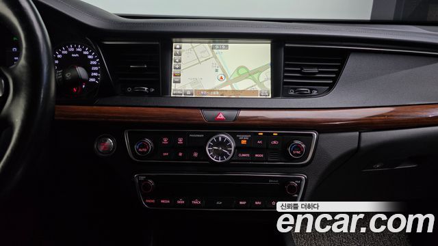 Kia K7 2017 — photo 14