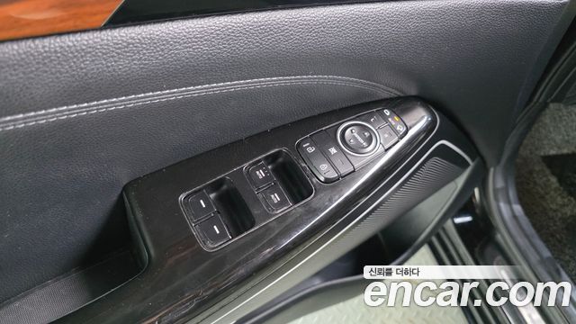 Kia K7 2017 — photo 17