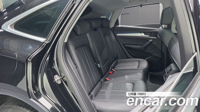 Audi Q5 2022 — photo 17