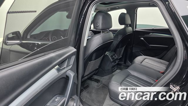 Audi Q5 2022 — photo 18