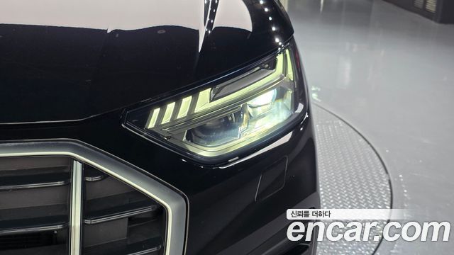 Audi Q5 2022 — photo 8
