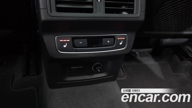 Audi Q5 2022 — photo 29