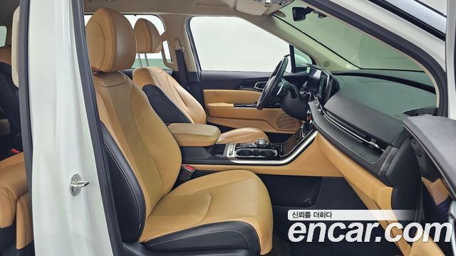 Kia Canival 2023 — photo 11