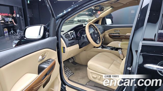Kia Canival 2016 — photo 10