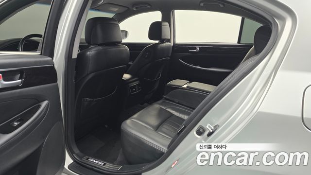 Hyundai Genesis 2012 — photo 11