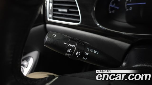 Hyundai Genesis 2012 — photo 19