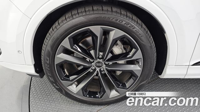 Audi Q7 2025 — photo 5