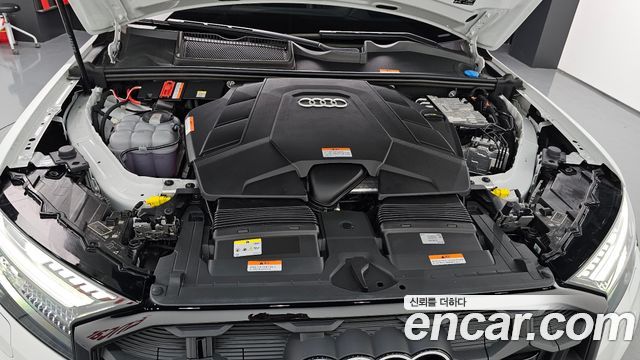 Audi Q7 2025 — photo 6
