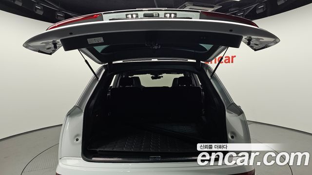 Audi Q7 2025 — photo 26