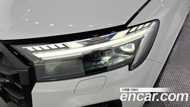 Audi Q7 2025 — photo 8