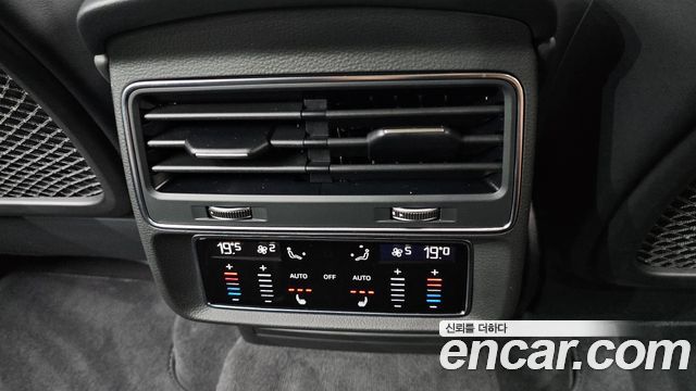Audi Q7 2025 — photo 29