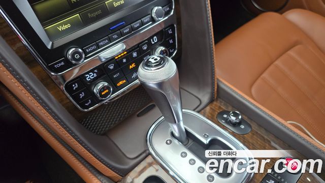Bentley Continental 2015 — photo 9