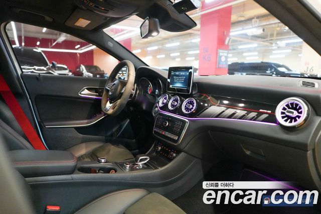 Mercedes-Benz GLA-Class 2018 — photo 15