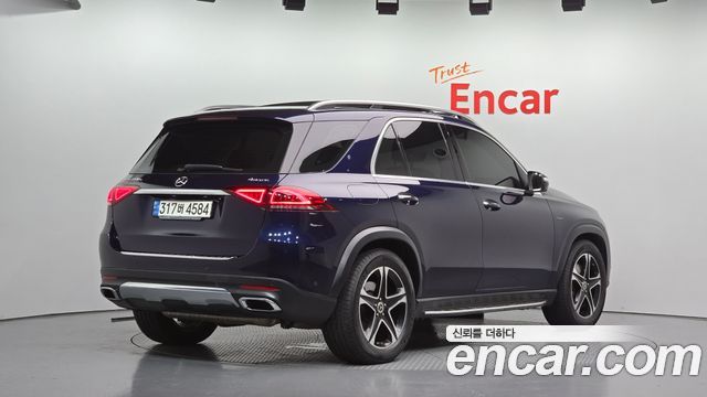 Mercedes-Benz GLE-Class 2021 — photo 2