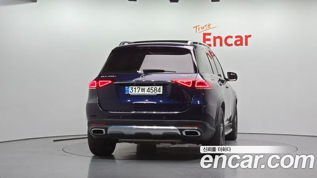 Mercedes-Benz GLE-Class 2021 — photo 4