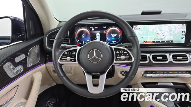 Mercedes-Benz GLE-Class 2021 — photo 20