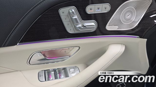Mercedes-Benz GLE-Class 2021 — photo 28