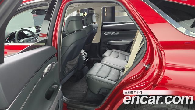 Genesis GV70 2022 — photo 17