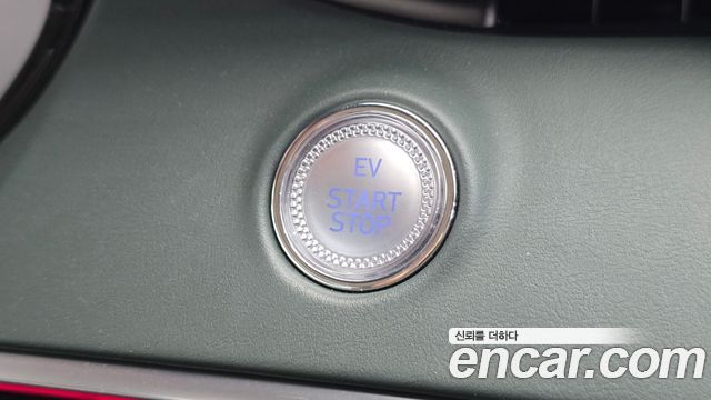 Genesis GV70 2022 — photo 25