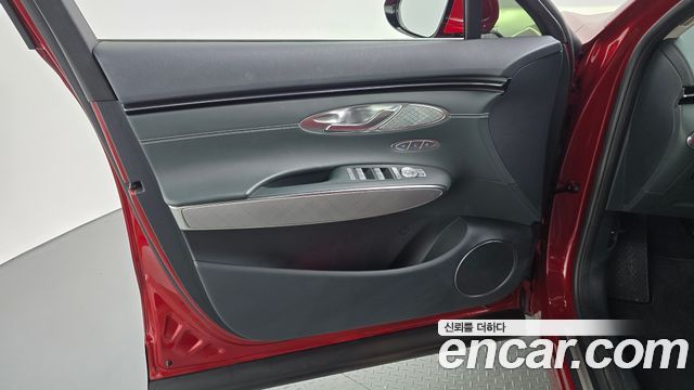 Genesis GV70 2022 — photo 14