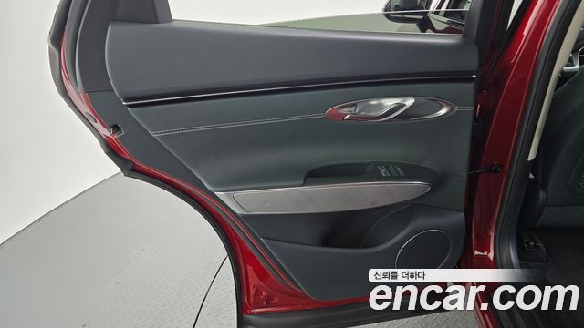 Genesis GV70 2022 — photo 15