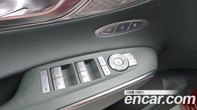 Genesis GV70 2022 — photo 27