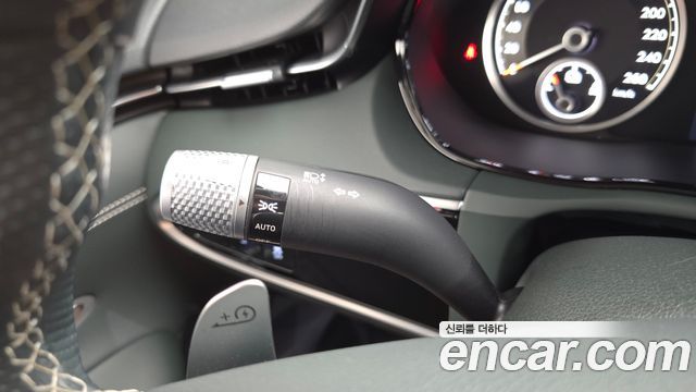 Genesis GV70 2022 — photo 28