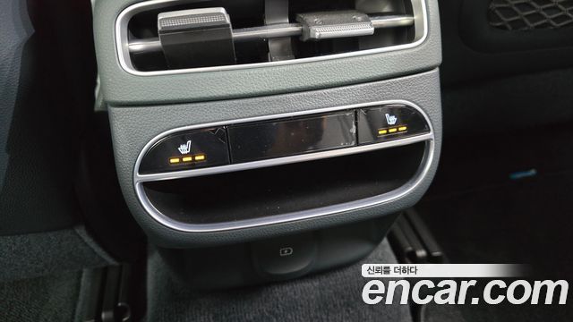 Genesis GV70 2022 — photo 29