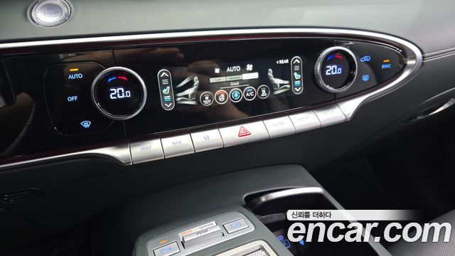 Genesis GV70 2022 — photo 30