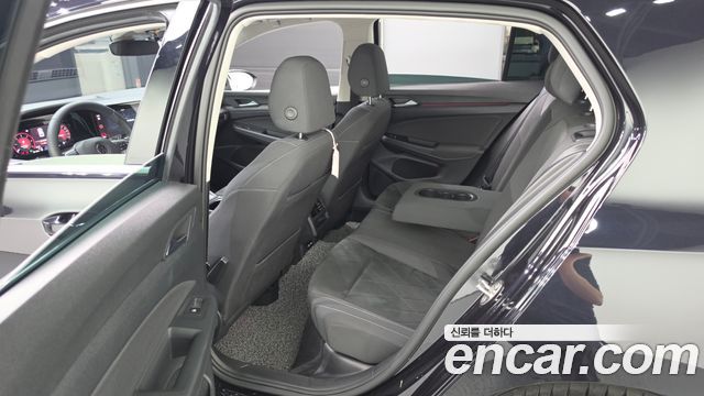 Volkswagen Golf 2022 — photo 11