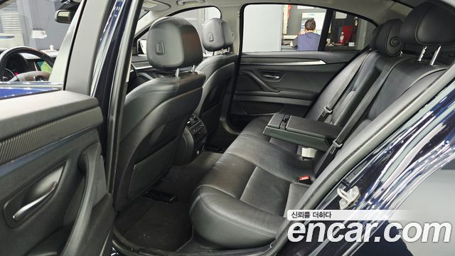 BMW 5-Series 2016 — photo 11