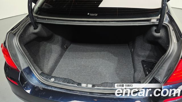 BMW 5-Series 2016 — photo 19