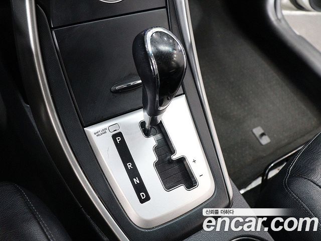 Hyundai AVANTE 2012 — photo 10