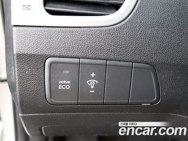 Hyundai AVANTE 2012 — photo 12