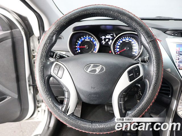 Hyundai AVANTE 2012 — photo 15