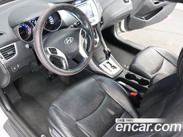 Hyundai AVANTE 2012 — photo 18