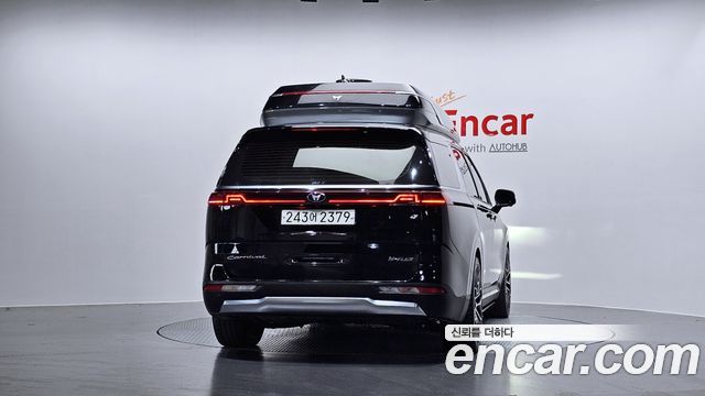 Kia Canival 2021 — photo 4