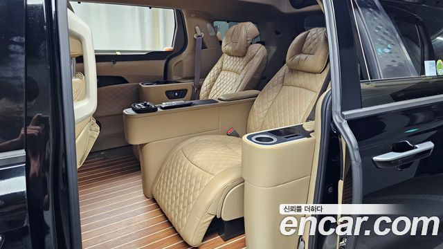 Kia Canival 2021 — photo 17