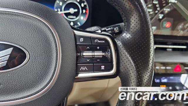 Kia Canival 2021 — photo 22