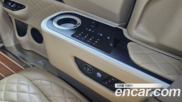 Kia Canival 2021 — photo 26
